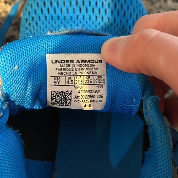 Kids Under Armor Sneakers. - Picture 6 of 7